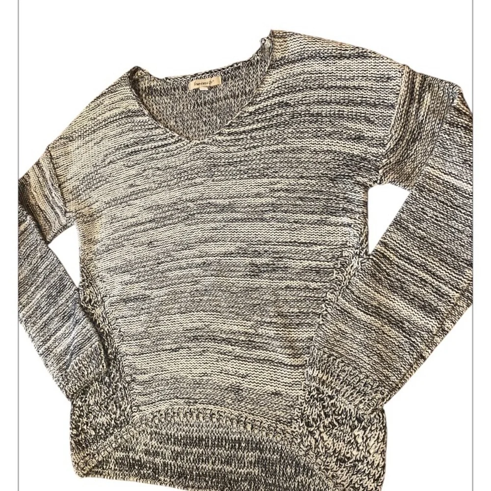 Francesca’s Women's Knit crochet V-Neck Sweater Black White size Medium NWOT - Picture 4 of 10
